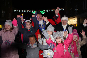 The mayor with winners of the Christmas competition 